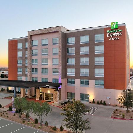 Holiday Inn Express & Suites Moore By Ihg Exteriér fotografie